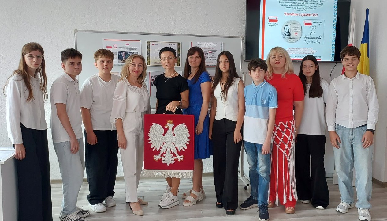  Учителі ЗОШ № 14 Марія СТАДНІК, Оксана ВАРДЕЦЬКА та їх учні - активні учасники Національних Читань.jpg